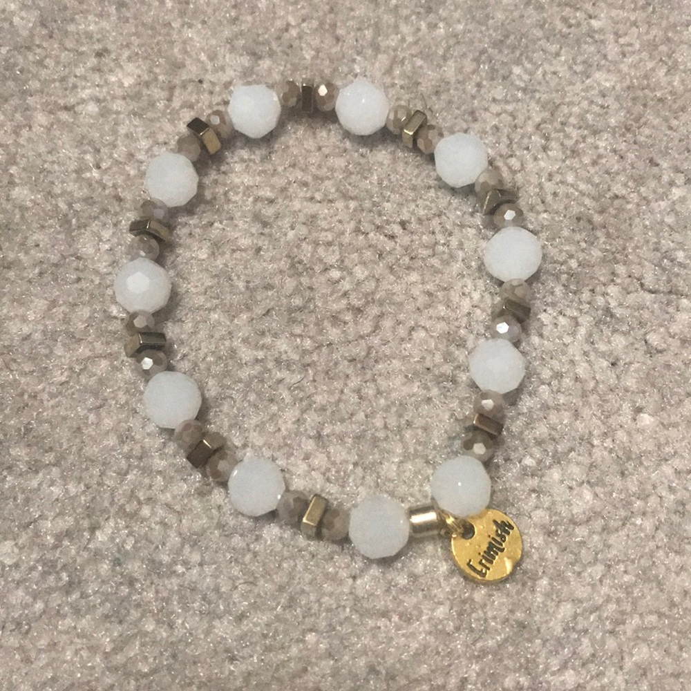 3/$20 🌟White and gold Erimish beaded bracelet